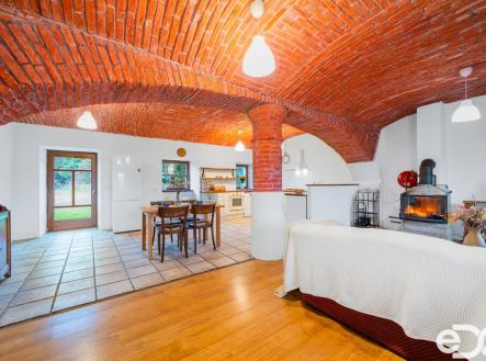 Prodej zemědělského objektu, 2 273 m²