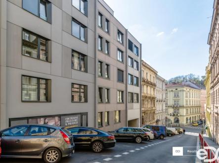 Pronájem obchodní prostor, 210 m²