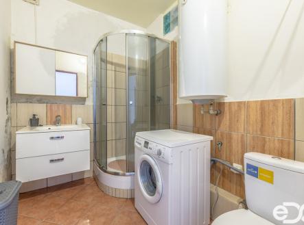 Prodej - nájemní dům, 300 m²