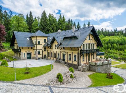 Pronájem - hotel, 2 930 m²