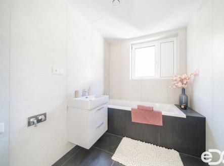 Pronájem bytu, 2+kk, 56 m²