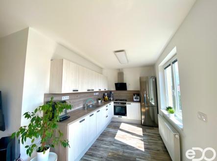 Pronájem bytu, 3+kk, 83 m²