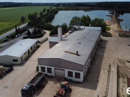 Pronájem skladovací prostor, 600 m²