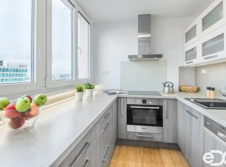 Pronájem bytu, 3+kk, 84 m²