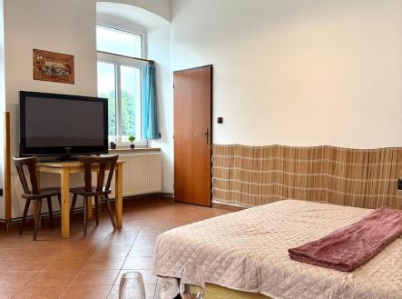 Pronájem bytu, atypický, 100 m²