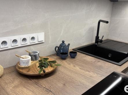 Pronájem bytu, 3+kk, 80 m²