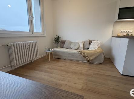 Pronájem bytu, 3+kk, 80 m²