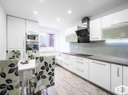 Pronájem bytu, 4+1, 156 m²