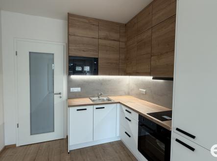 Pronájem bytu, 1+kk, 37 m²