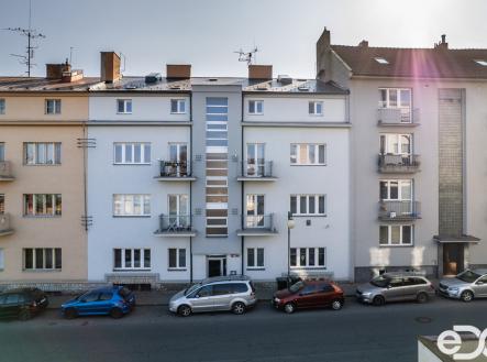 Pronájem bytu, 4+kk, 84 m²