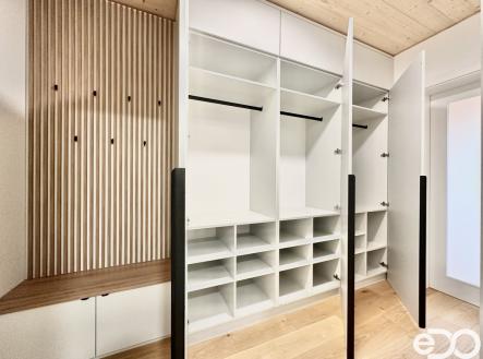 Pronájem bytu, 1+kk, 56 m²