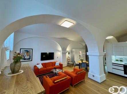 Pronájem bytu, 1+kk, 65 m²