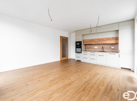 Pronájem bytu 3+kk 75m², ulice Zásmucká