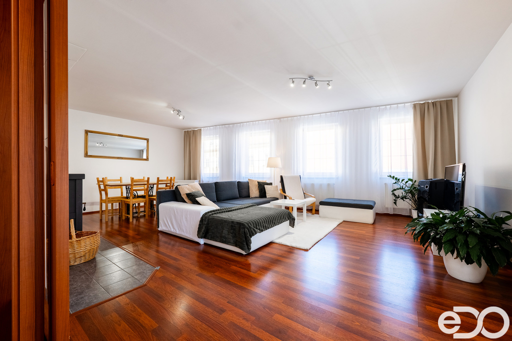 pana5670-hdr.jpg