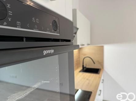 Pronájem bytu, 1+kk, 1 395 m²