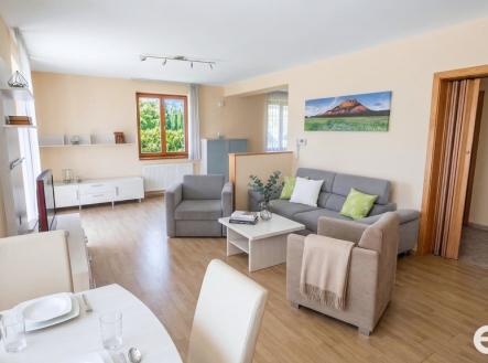 Pronájem domu/vily, 229 m²