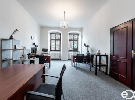 Pronájem kanceláře, 193 m²