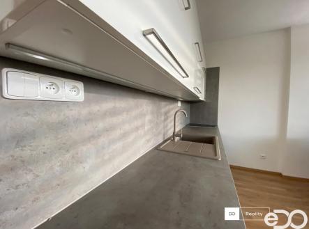 Pronájem bytu, 1+kk, 28 m²