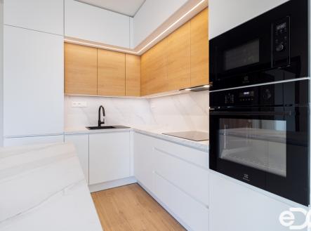Pronájem bytu, 2+kk, 62 m²