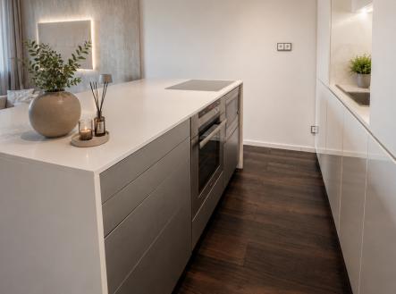 Pronájem bytu, 2+kk, 66 m²