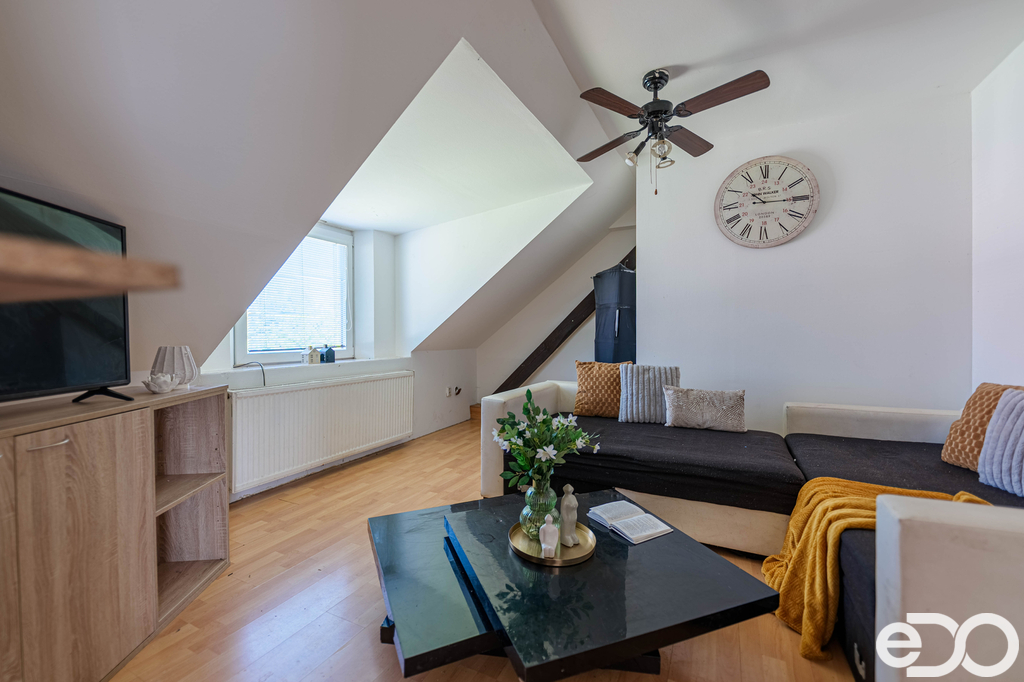 s1-03310-hdr.jpg