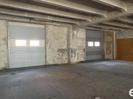 Pronájem skladu, 1 706 m²