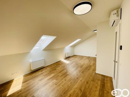 Pronájem bytu, 1+kk, 38 m²