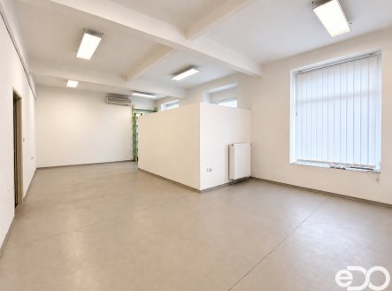 Pronájem kanceláře, 92 m²
