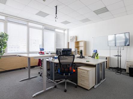 Pronájem kanceláře, 1 000 m²