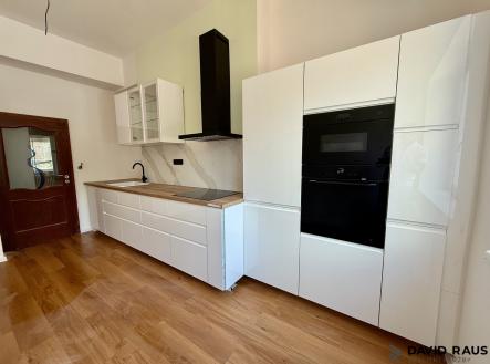 Pronájem bytu, 3+kk, 100 m²