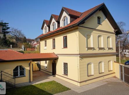 Pronájem domu/vily, 215 m²