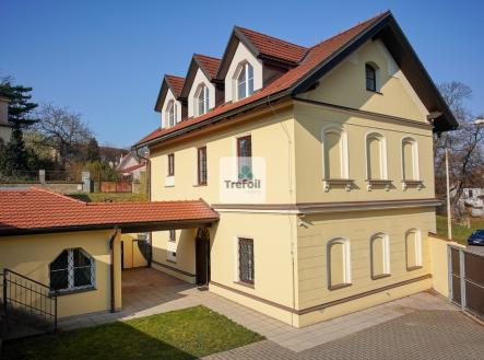 Pronájem domu/vily, 215 m² obrázek