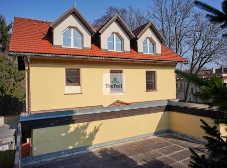 Pronájem domu/vily, 215 m²