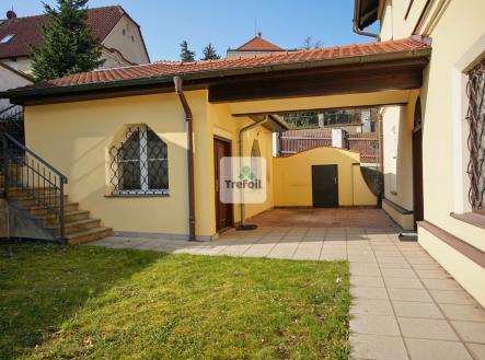 Pronájem domu/vily, 215 m²