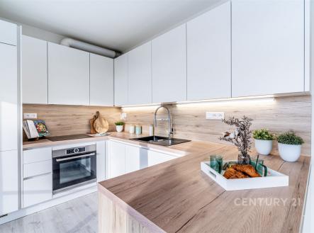 Pronájem bytu, 3+kk, 72 m²