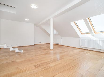 Pronájem bytu, 3+kk, 112 m²