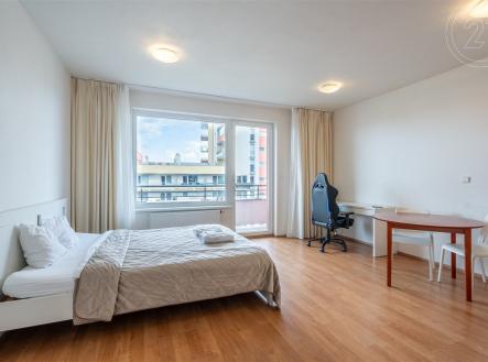 Pronájem bytu, 1+kk, 33 m² obrázek