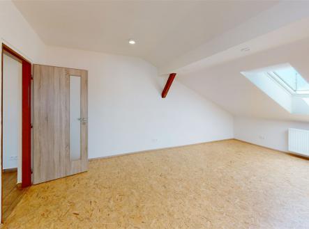 Pronájem bytu, atypický, 110 m²
