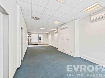 Pronájem kanceláře, 268 m²