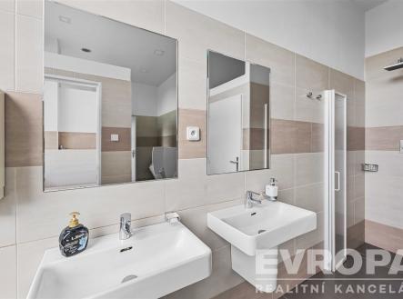 Pronájem kanceláře, 73 m²