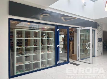 Pronájem obchodní prostor, 102 m²