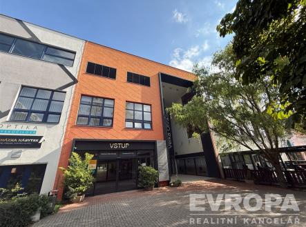 Pronájem obchodní prostor, 102 m²