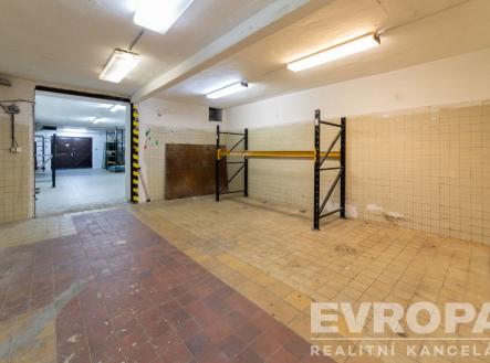 Pronájem skladovací prostor, 524 m²
