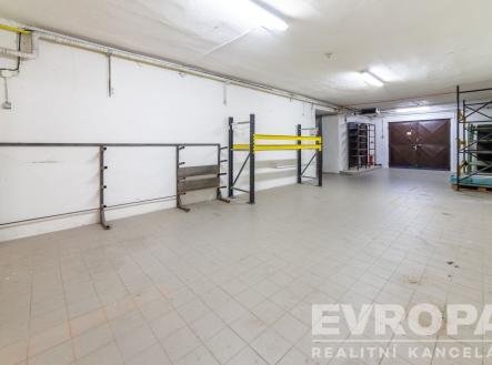 Pronájem skladovací prostor, 524 m²