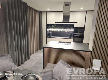 Pronájem bytu, 3+kk, 90 m²