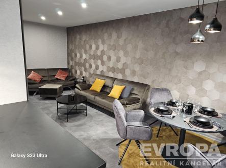 Pronájem bytu, 3+kk, 90 m²