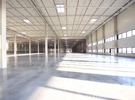 Pronájem skladovací prostor, 14 466 m²