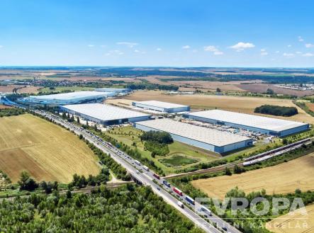 Pronájem skladovací prostor, 14 707 m²