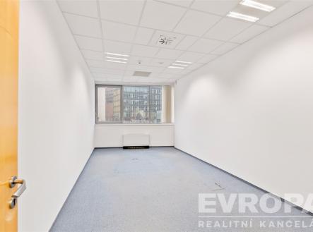 Pronájem kanceláře, 883 m²