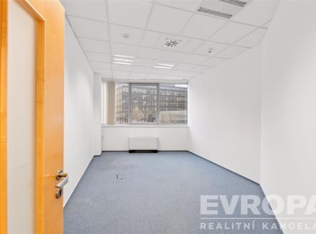 Pronájem kanceláře, 883 m²